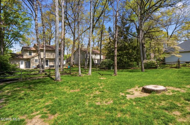 8240 Hidden Forest Drive, Holland, OH 43528