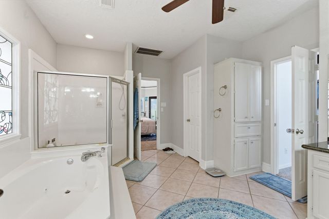 108 Somerton Drive, Montgomery, TX 77356