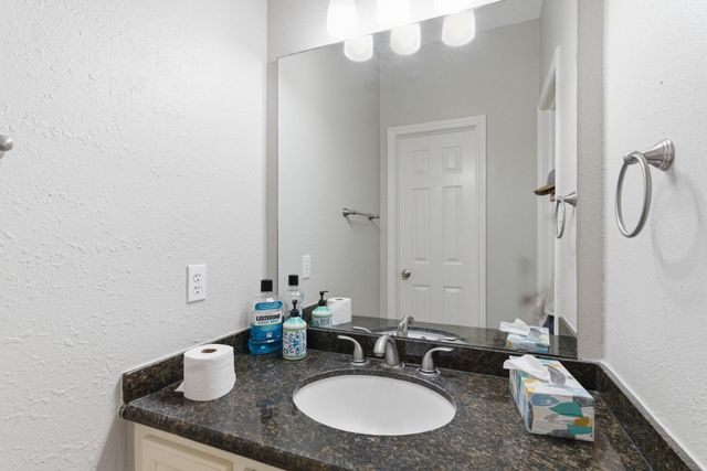 108 Somerton Drive, Montgomery, TX 77356