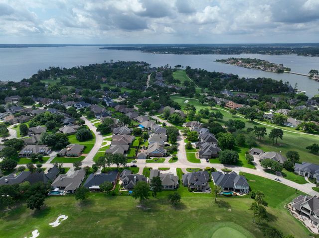 108 Somerton Drive, Montgomery, TX 77356