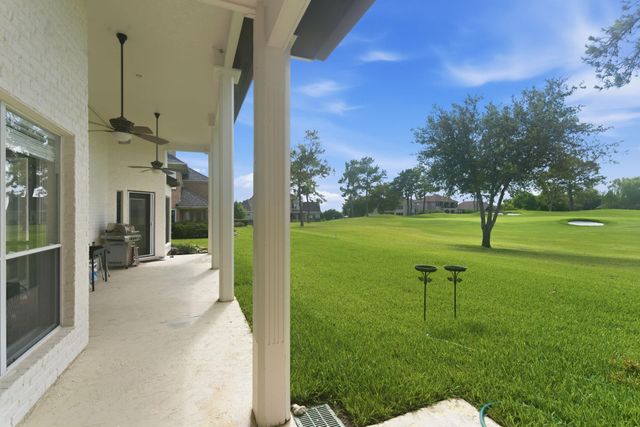 108 Somerton Drive, Montgomery, TX 77356