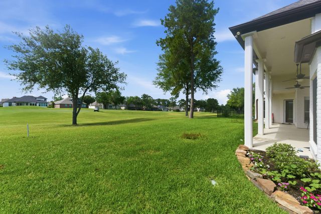 108 Somerton Drive, Montgomery, TX 77356