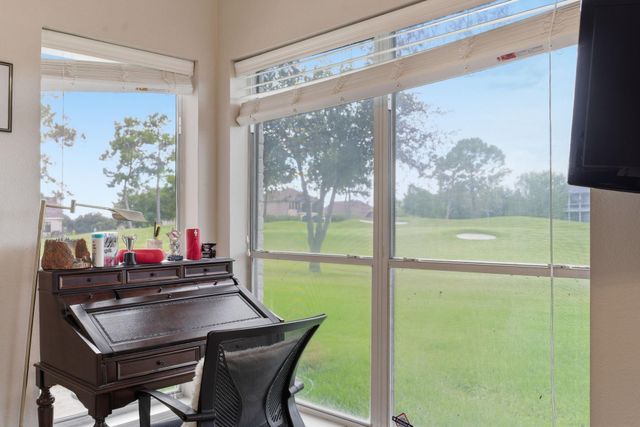 108 Somerton Drive, Montgomery, TX 77356
