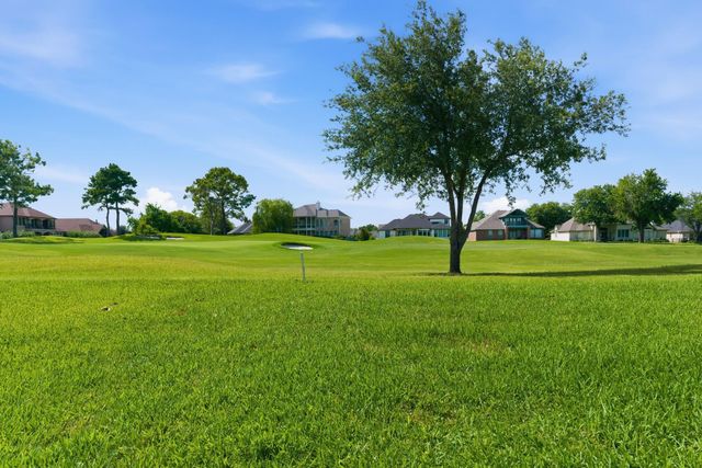 108 Somerton Drive, Montgomery, TX 77356