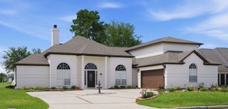 108 Somerton Drive, Montgomery, TX 77356