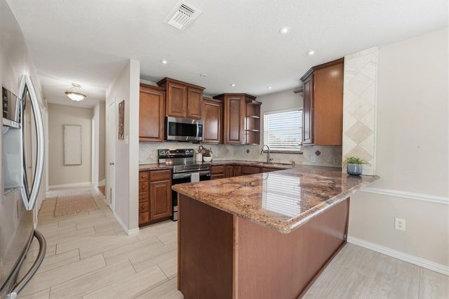 13684 Mutiny Lane, Galveston, TX 77554