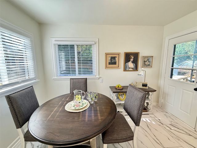 7909 9th Avenue SW, Seattle, WA 98106