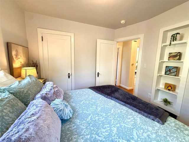 7909 9th Avenue SW, Seattle, WA 98106