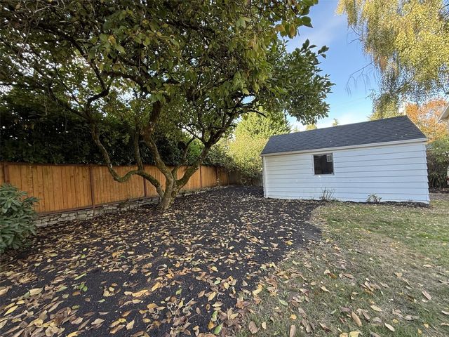 7909 9th Avenue SW, Seattle, WA 98106