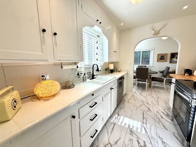 7909 9th Avenue SW, Seattle, WA 98106