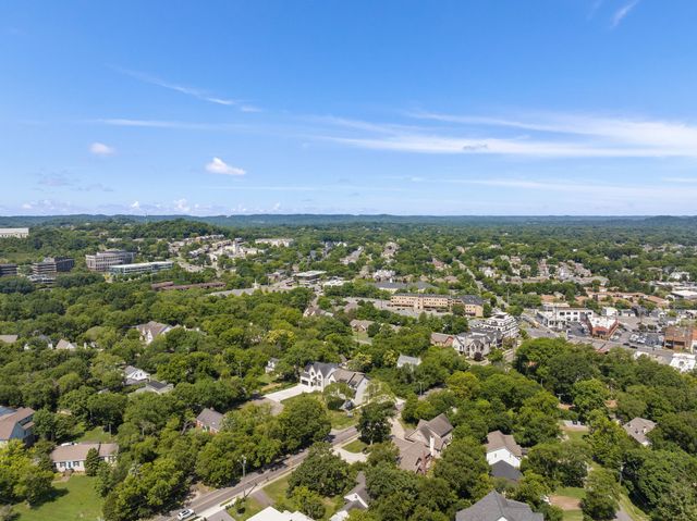2031 Overhill Dr, Nashville, TN 37215