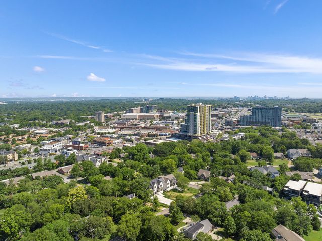 2031 Overhill Dr, Nashville, TN 37215