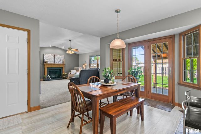 107 ASPEN Drive, Chatham, IL 62629