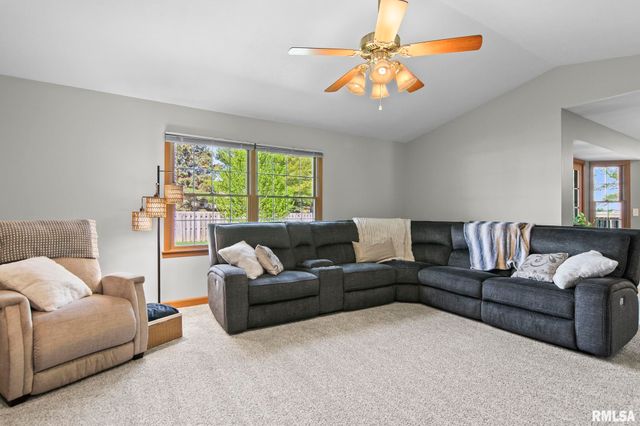 107 ASPEN Drive, Chatham, IL 62629