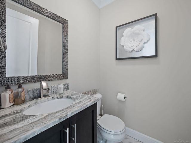 50155 N Anita Way, Macomb Twp, MI 48044