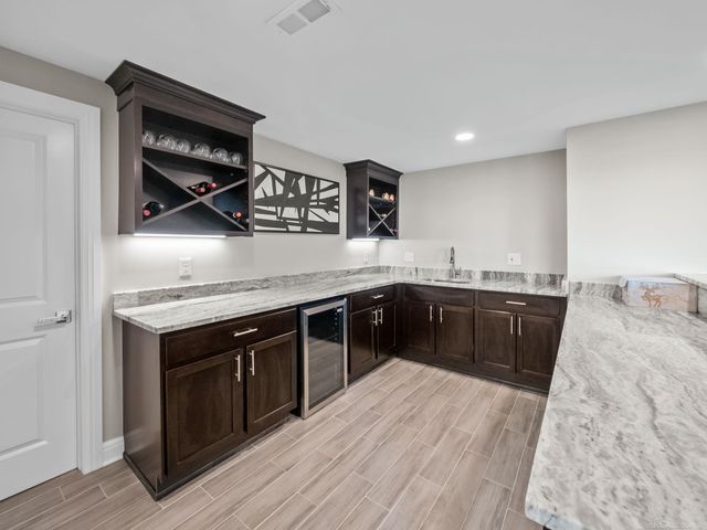 50155 N Anita Way, Macomb Twp, MI 48044