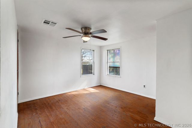 610 E McKennon, Calera, OK 74730