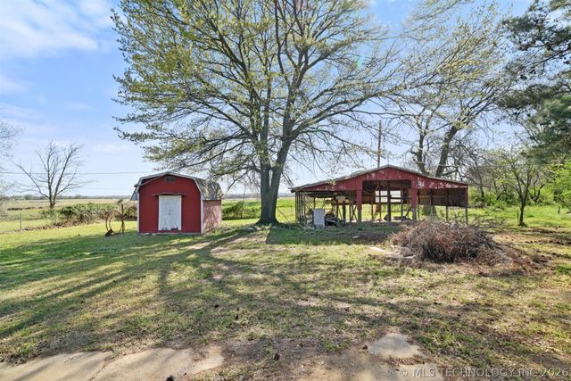 610 E McKennon, Calera, OK 74730