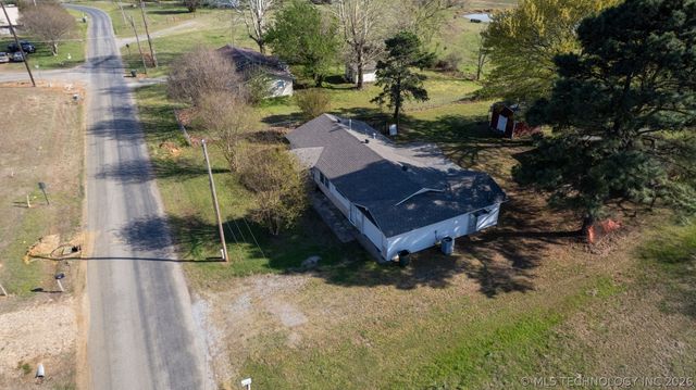 610 E McKennon, Calera, OK 74730