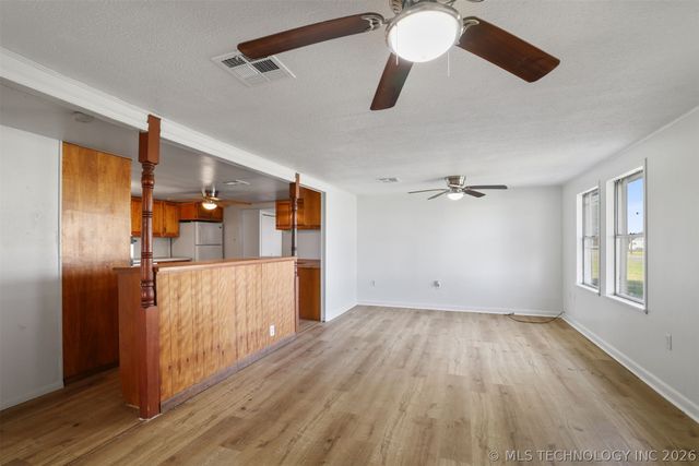 610 E McKennon, Calera, OK 74730