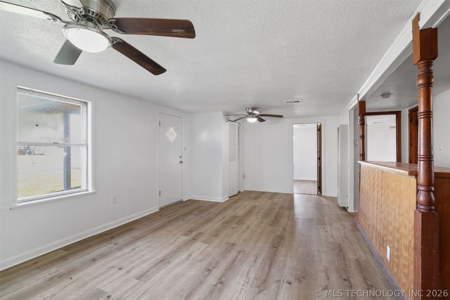 610 E McKennon, Calera, OK 74730