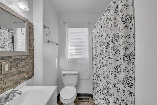 517 Norcum CIR, Portsmouth, VA 23701