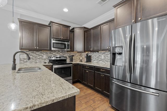 214 Whitman Aly, Clarksville, TN 37043