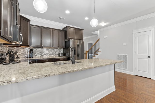 214 Whitman Aly, Clarksville, TN 37043