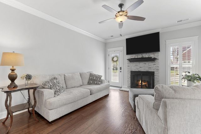 214 Whitman Aly, Clarksville, TN 37043