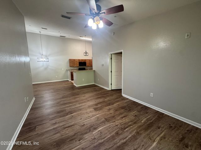 6099 MAGGIES Circle 114, Jacksonville, FL 32244