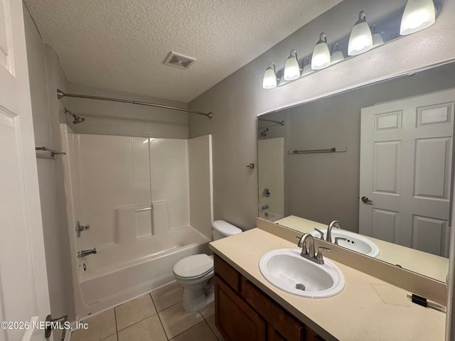6099 MAGGIES Circle 114, Jacksonville, FL 32244