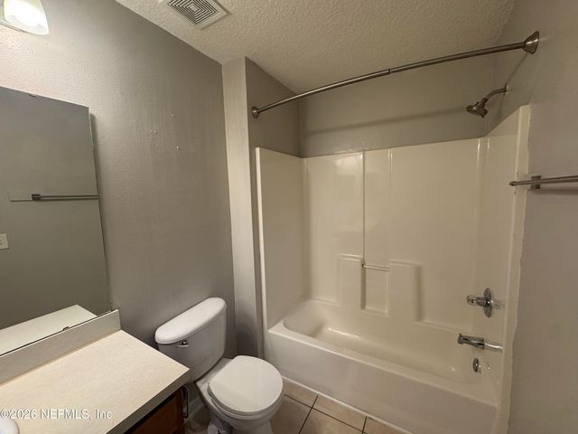 6099 MAGGIES Circle 114, Jacksonville, FL 32244