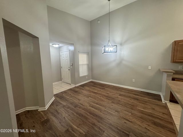 6099 MAGGIES Circle 114, Jacksonville, FL 32244