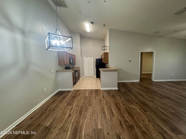 6099 MAGGIES Circle 114, Jacksonville, FL 32244