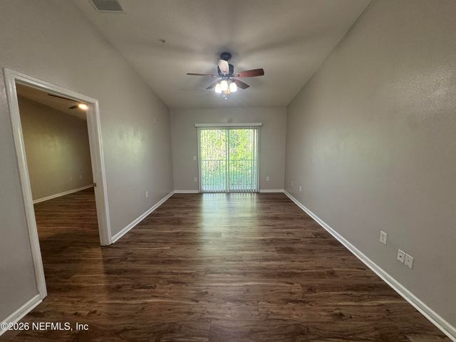 6099 MAGGIES Circle 114, Jacksonville, FL 32244