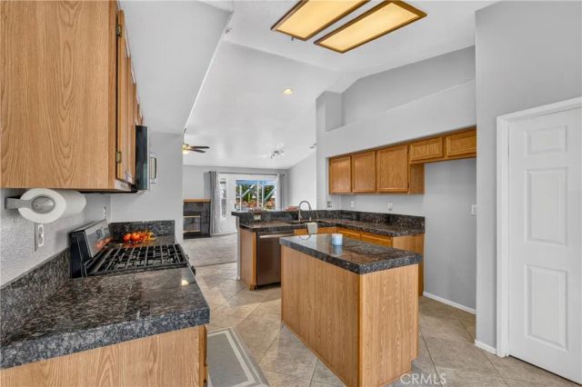 36430 Rotterdam, Winchester, CA 92596