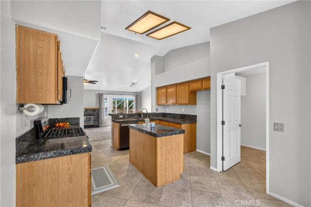 36430 Rotterdam, Winchester, CA 92596