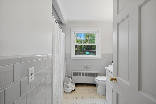 15 Woodland Road, Scituate, RI 02857