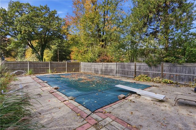 15 Woodland Road, Scituate, RI 02857