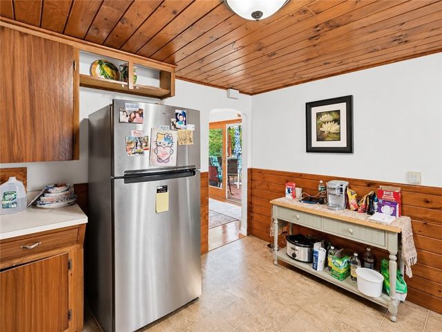 15 Woodland Road, Scituate, RI 02857