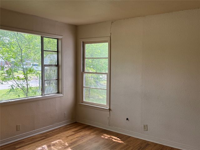 1602 SE 11th Avenue, Mineral Wells, TX 76067