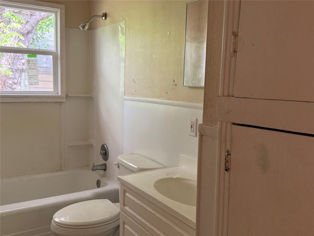1602 SE 11th Avenue, Mineral Wells, TX 76067
