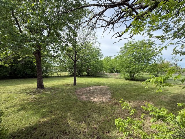 1602 SE 11th Avenue, Mineral Wells, TX 76067