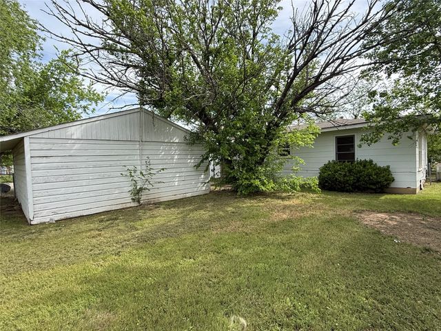 1602 SE 11th Avenue, Mineral Wells, TX 76067