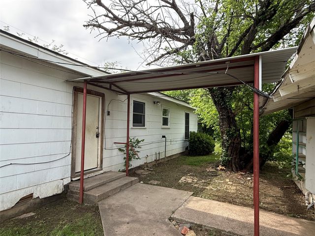 1602 SE 11th Avenue, Mineral Wells, TX 76067