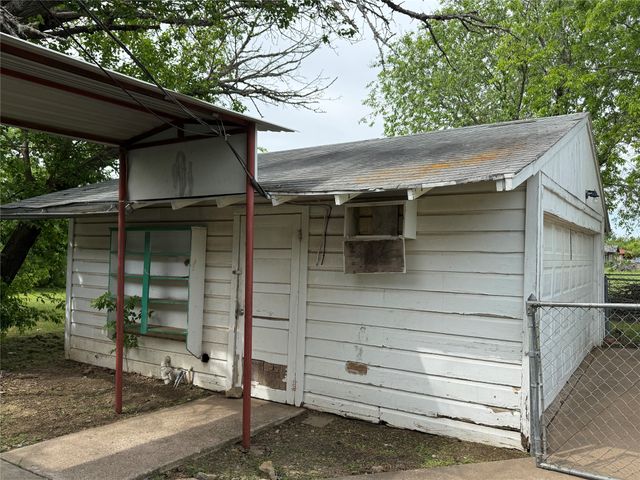 1602 SE 11th Avenue, Mineral Wells, TX 76067