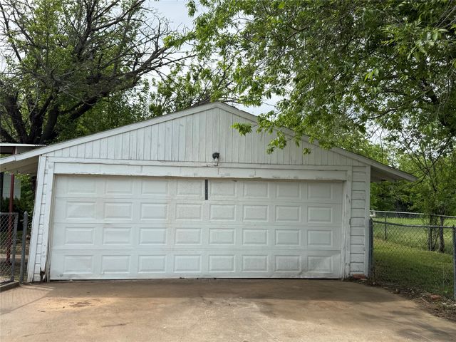 1602 SE 11th Avenue, Mineral Wells, TX 76067