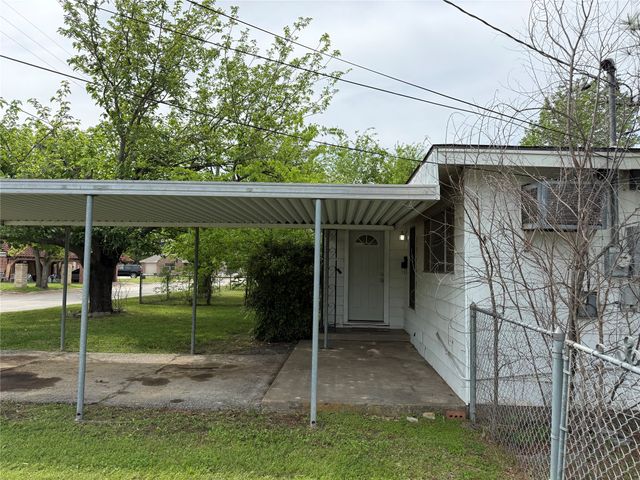 1602 SE 11th Avenue, Mineral Wells, TX 76067