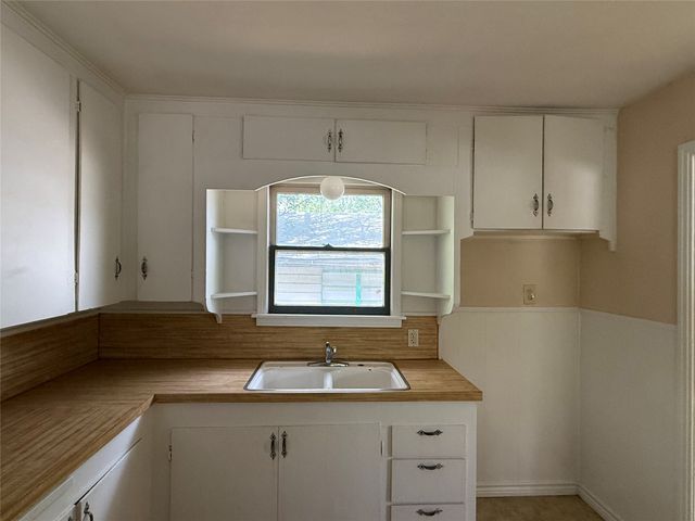 1602 SE 11th Avenue, Mineral Wells, TX 76067