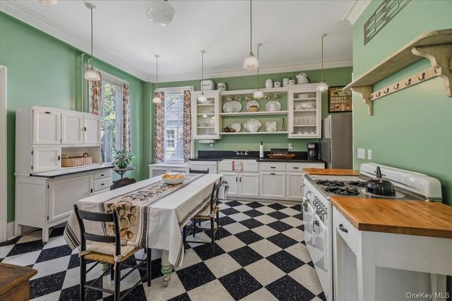 148 S Broadway, Nyack, NY 10960